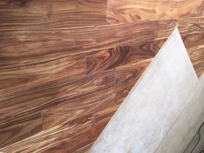 “阿見町T様邸　只今フロア貼ってまぁ～す”の巻！