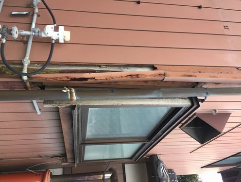 外壁の劣化が進むと・・・。