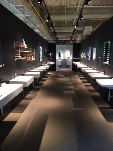 ショールームにて商材探し♪