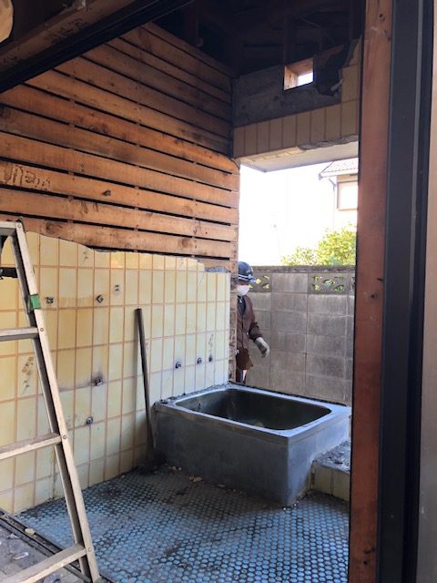 あったかいお風呂へのリフォーム工事スタート！