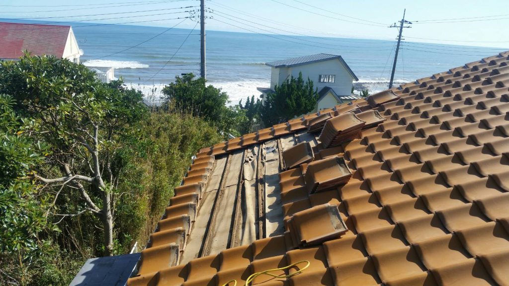 屋根瓦部分復旧工事