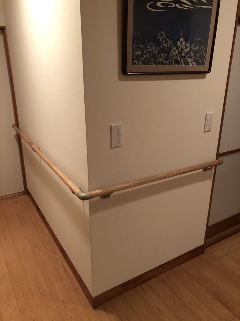 後付け手摺取付ました！