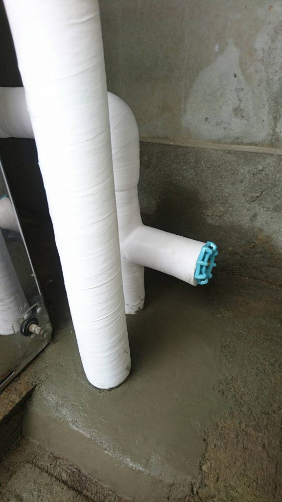 給水管から漏水！