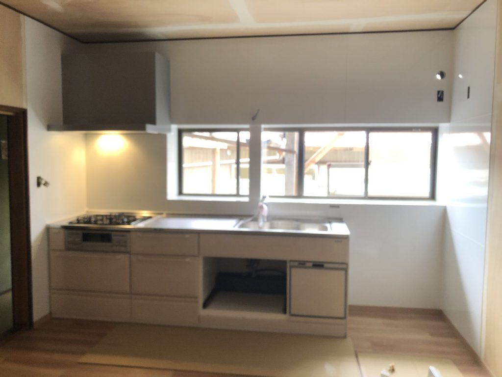 カイテキホームでキッチン改修工事中！