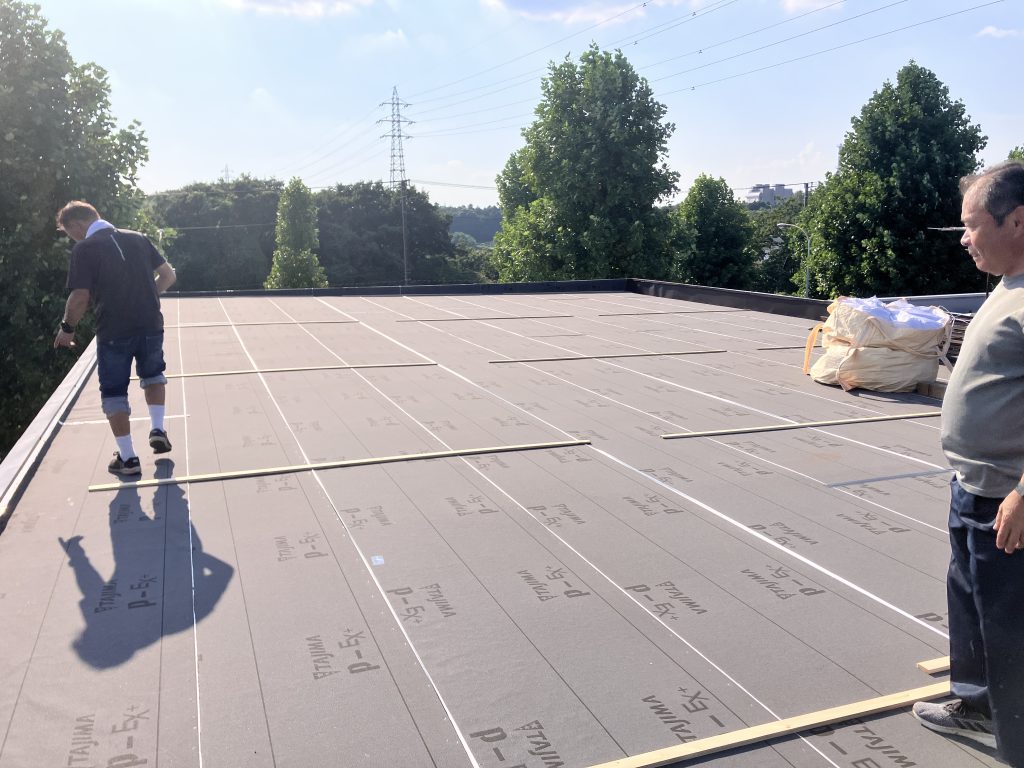 つくば市カイテキリノベで屋根の改修工事施工中！